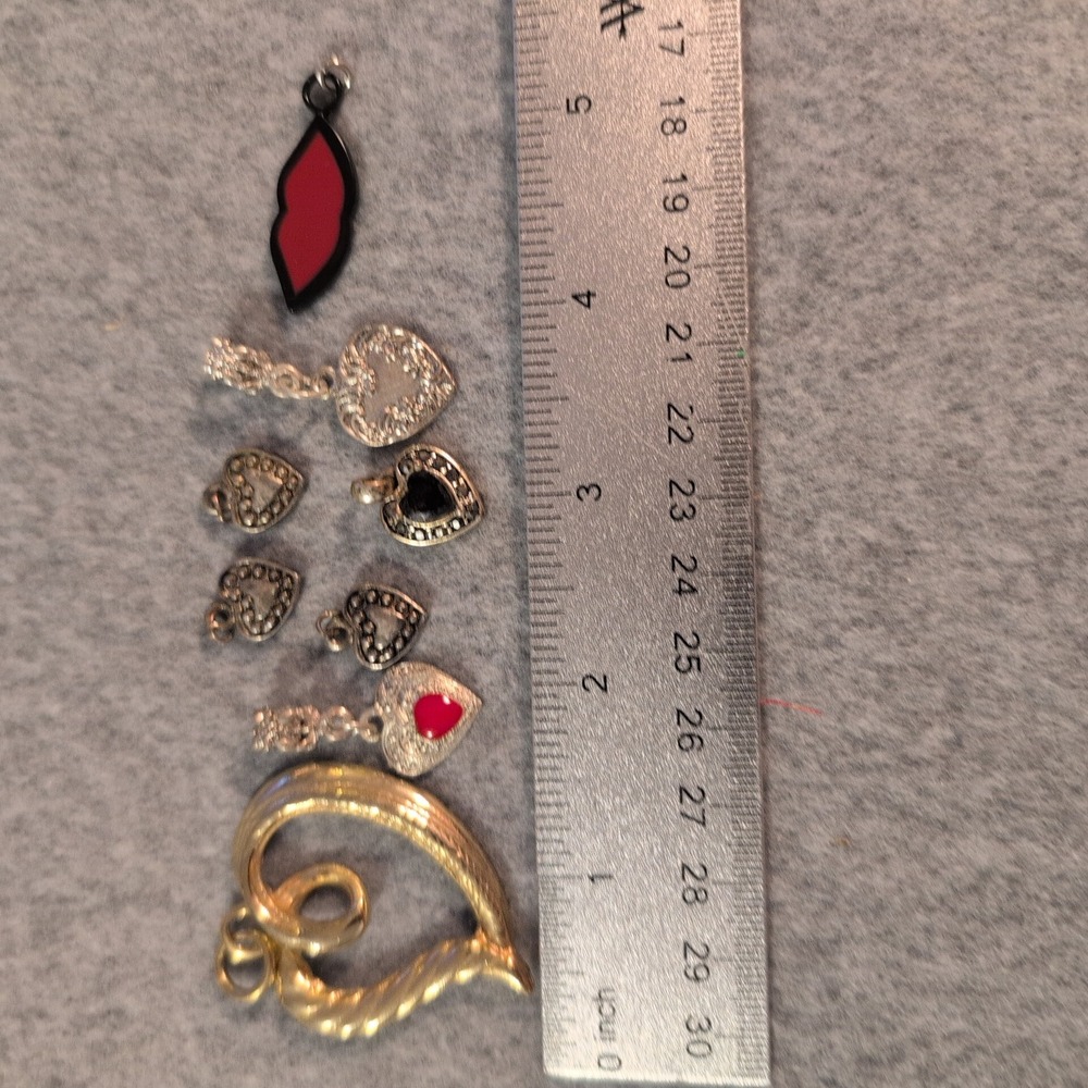 Valentine Lot of 8 Heart Charms and 1 Pair of Lips Charm for Jewelry Making - Picture 4 of 4